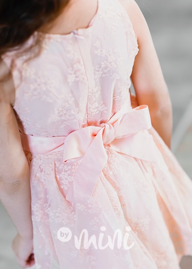 Slavnostní šaty s velkou mašlí pink